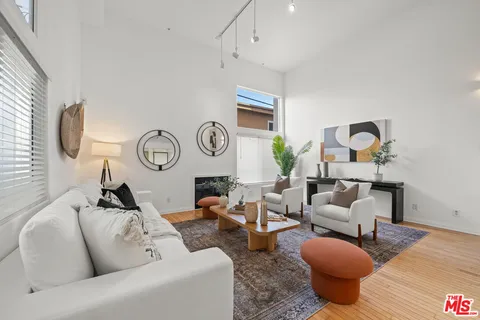 $955,000 | 3675 Empire Drive, Unit 109, Los Angeles, CA 90034