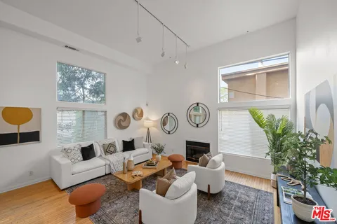 $955,000 | 3675 Empire Drive, Unit 109, Los Angeles, CA 90034