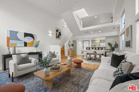 $955,000 | 3675 Empire Drive, Unit 109, Los Angeles, CA 90034