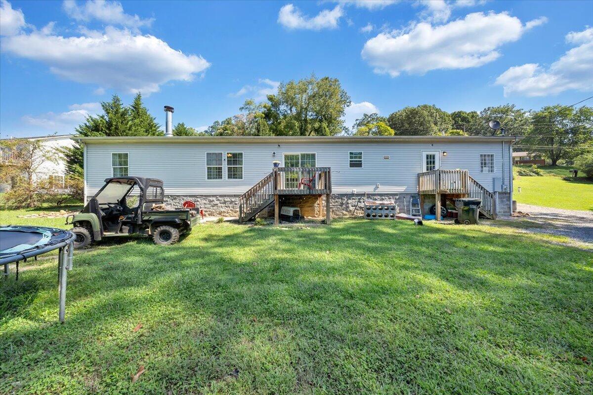 4315 Bandy Road Roanoke, VA 24014 - Photo 28 of 31 a view of a house with backyard and a garden