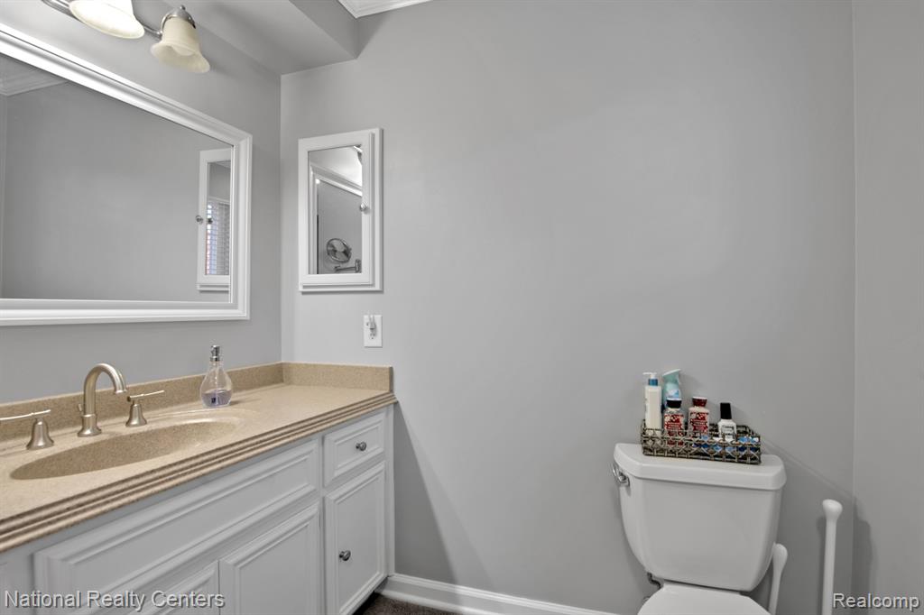 855 Bridgestone Drive Rochester Hills, MI 48309 - Photo 30 of 41