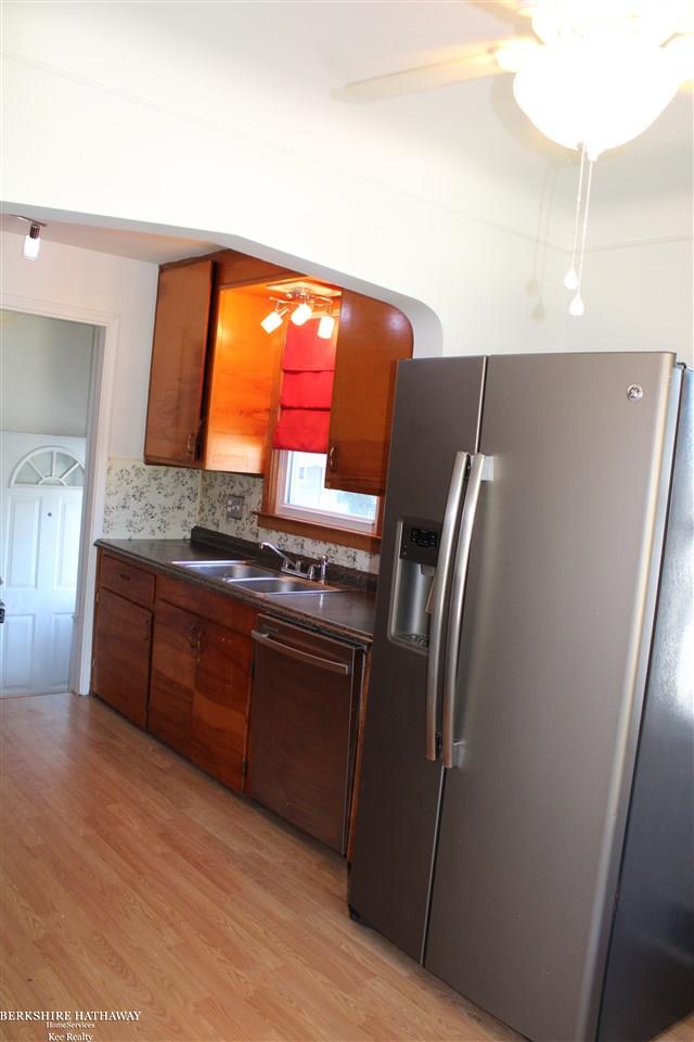 23120 Rausch Avenue Eastpointe, MI 48021 - Photo 8 of 28