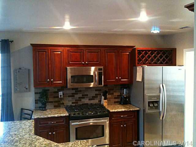10901 Brandonwood Lane Matthews, NC 28105 - Photo 2 of 9 Gallery Image 2