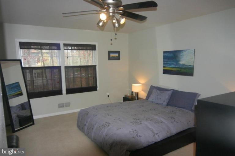 8231 Tory Road, Unit 155 Springfield, VA 22152 - Photo 13 of 22 Great size master approx 16x13 w/ceiling fan