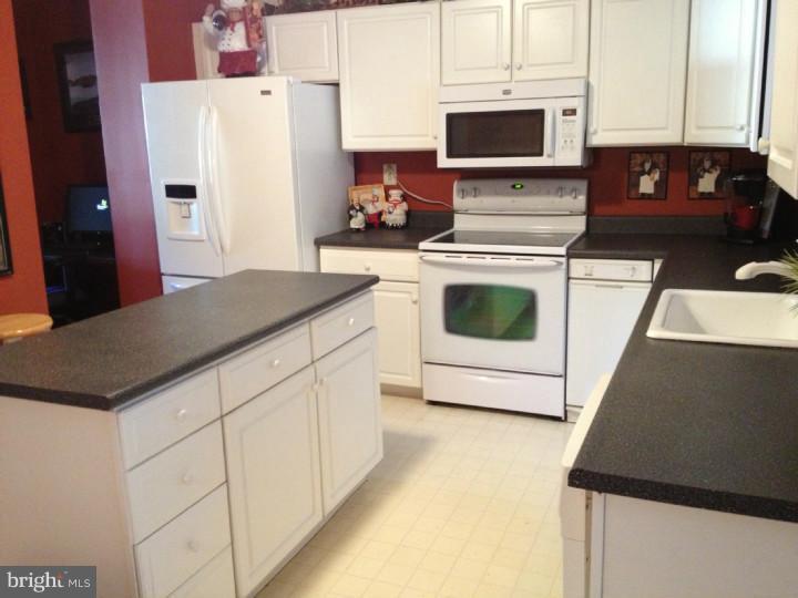 3108 William Road Garnet Valley, PA 19060 - Photo 7 of 24 Kitchen