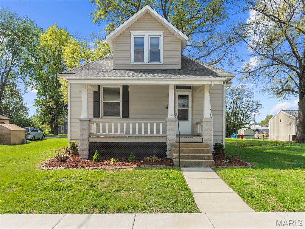 210 East Laurel Street Millstadt, IL 62260 - Photo 1 of 29