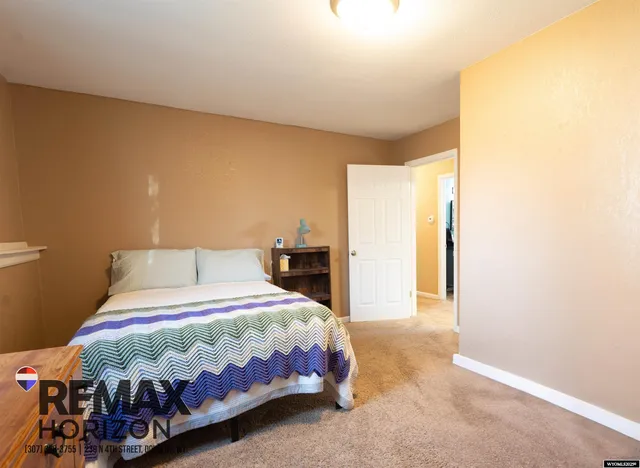 $320,000 | 800 South 10th Street, Douglas, WY 82633