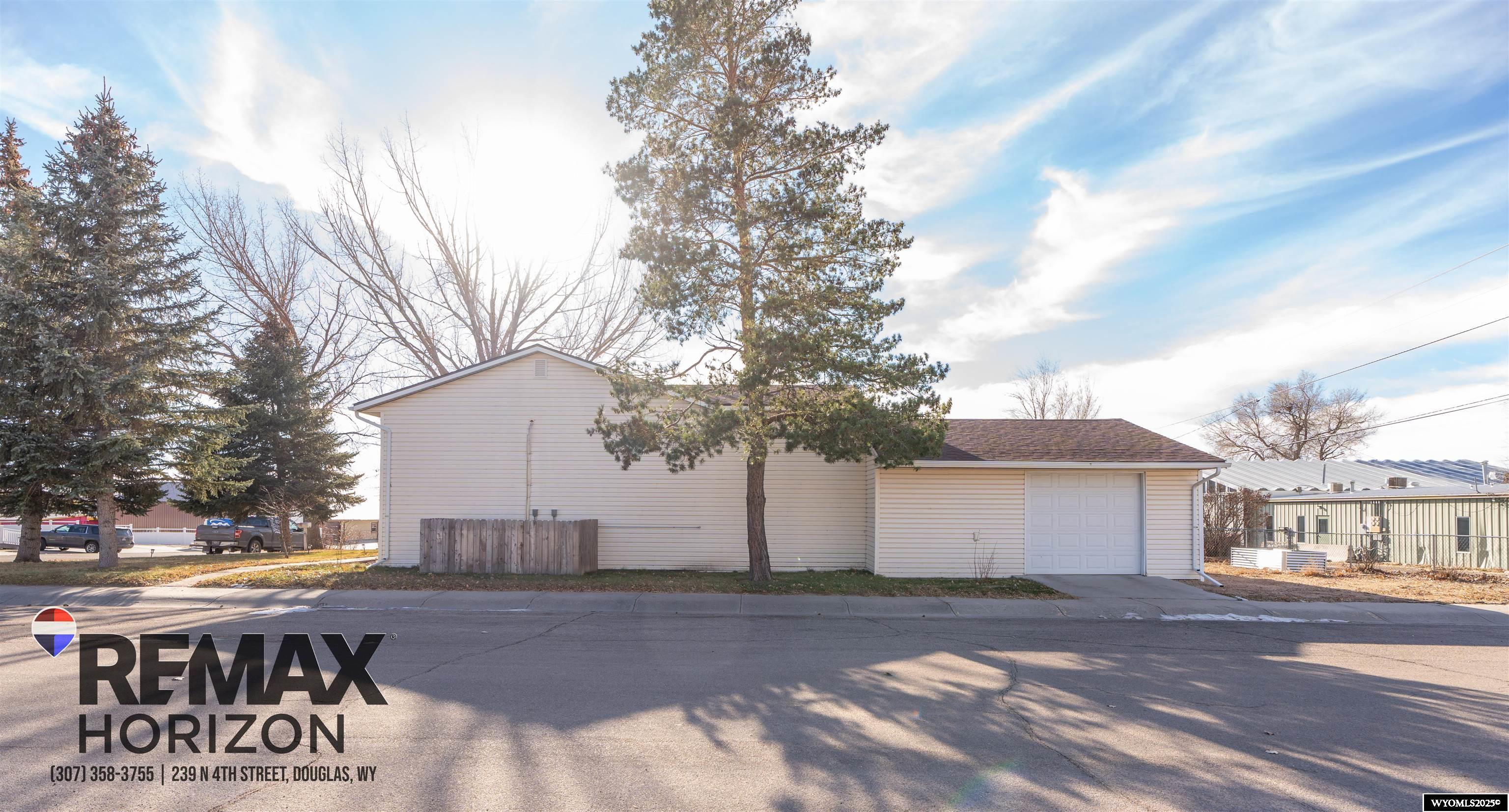 800 South 10th Street Douglas, WY 82633 - Photo 30 of 32