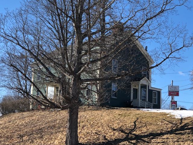 14 Spring Street Farmington, NH 03835 - Photo 2 of 2