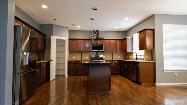 $3,800 | 18309 104th St Court East, Bonney Lake, WA 98391