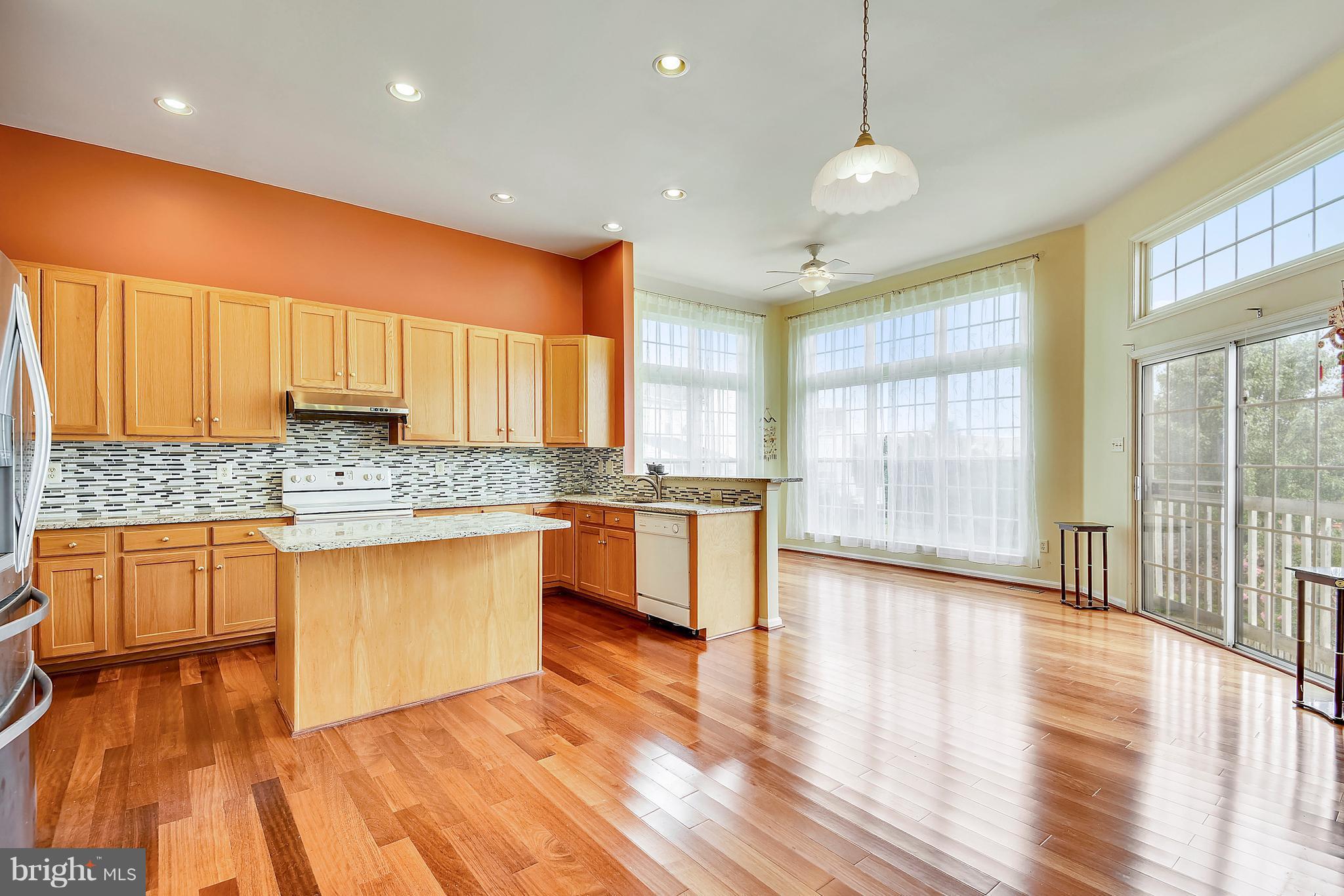 18013 Coachmans Road Germantown, MD 20874 - Photo 4 of 30 Kitchen