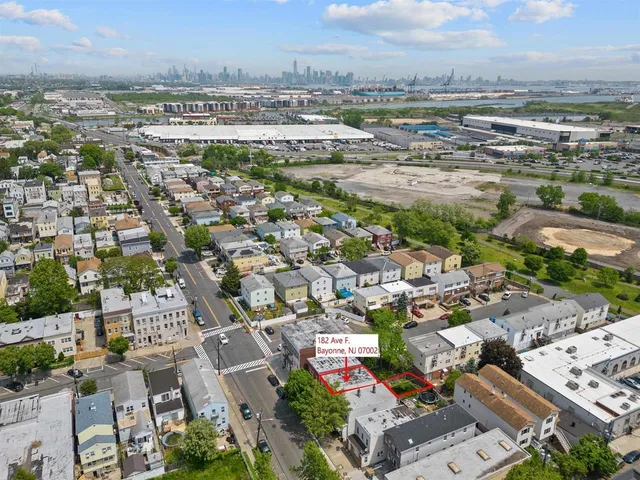 $2,000 | 182 Avenue F, Unit 1, Bayonne, NJ 07002
