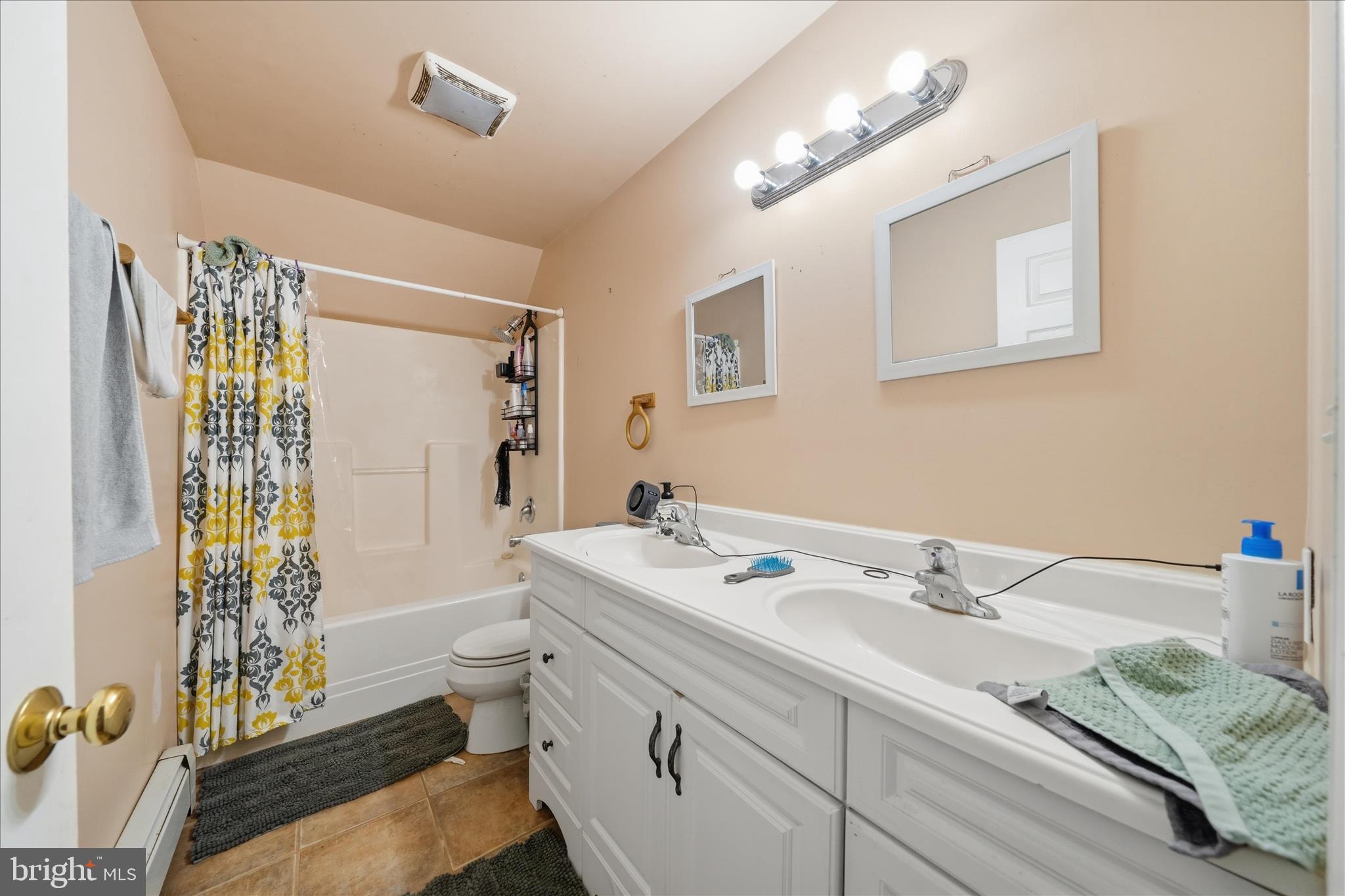 20800 Whites Ferry Road Poolesville, MD 20837 - Photo 43 of 94 Hall Bath 2