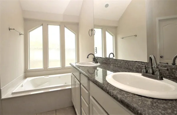 $2,895 | 3735 Tidalwood Drive, Manvel, TX 77578