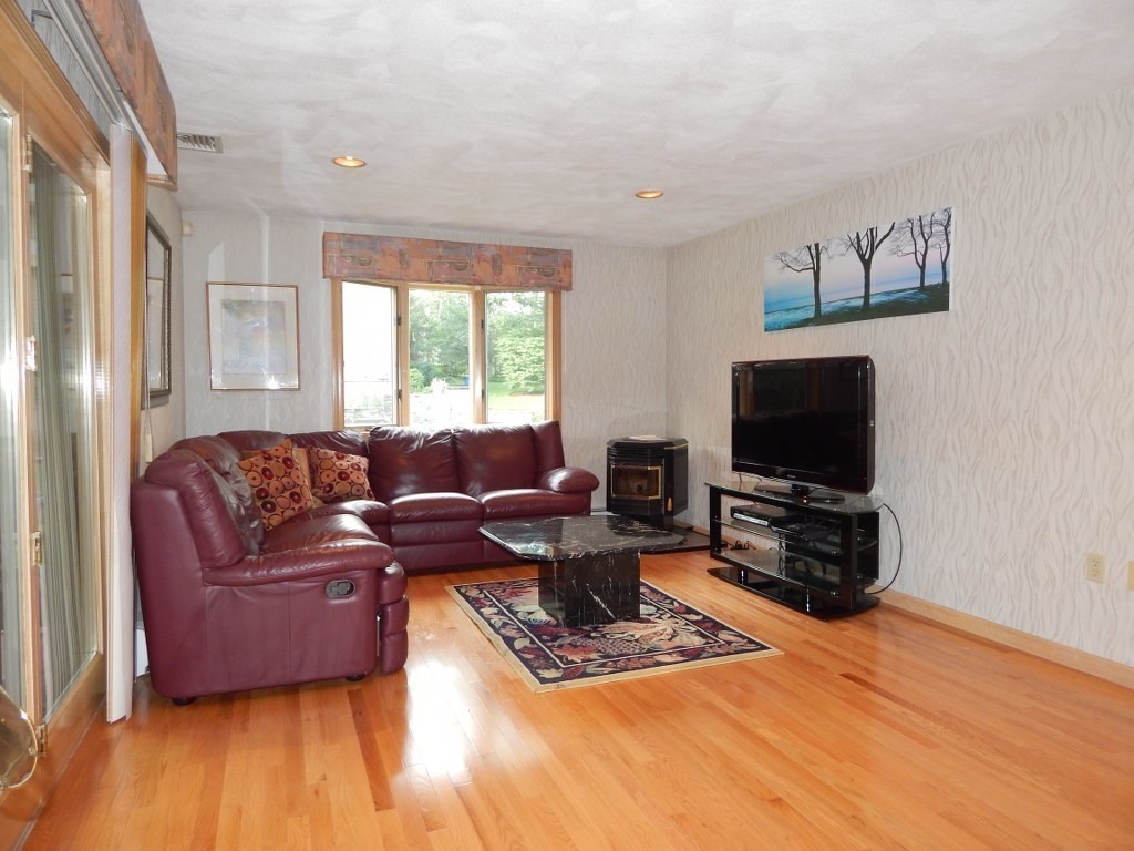 30 Wildwood Road Danvers, MA 01923 - Photo 14 of 30 Gallery Image 14