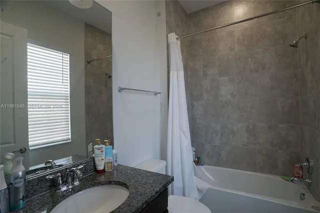 $750,000 | 5770 Bristlecone Cmns, Westlake, FL 33470