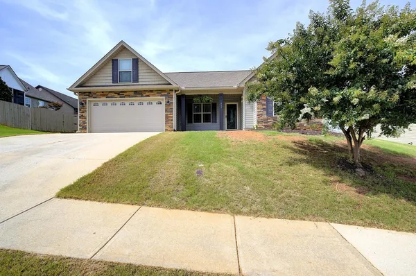 $299,000 | 411 Shoreline Boulevard, Boiling Springs, SC 29316