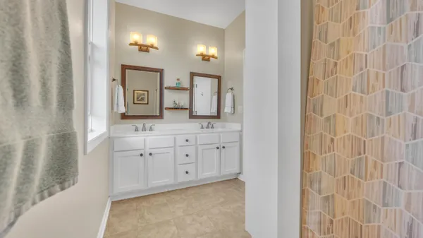 $459,900 | 522 Cloverdale Lane, Plymouth, WI 53073
