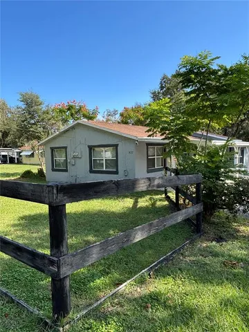 $1,295 | 822 South Lone Oak Drive, Leesburg, FL 34748