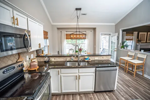 $479,900 | 115 Grove Lane South, Hendersonville, TN 37075