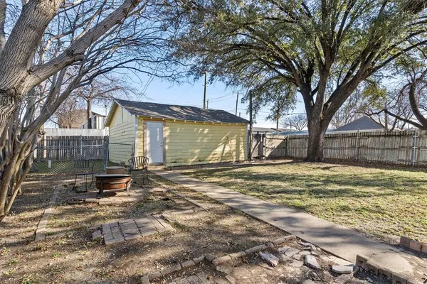 $269,000 | 2739 Livingston Avenue, Fort Worth, TX 76110