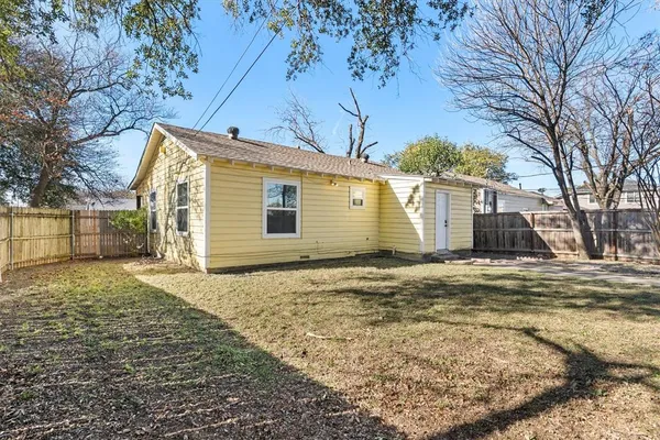 $269,000 | 2739 Livingston Avenue, Fort Worth, TX 76110