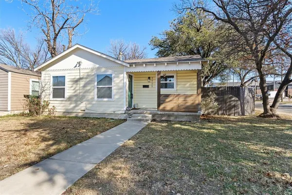 $269,000 | 2739 Livingston Avenue, Fort Worth, TX 76110