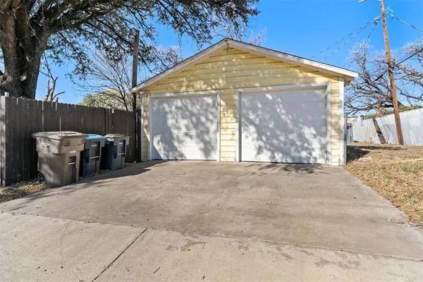 $269,000 | 2739 Livingston Avenue, Fort Worth, TX 76110