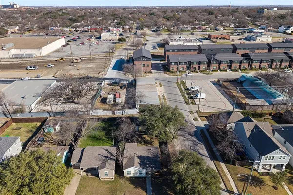 $269,000 | 2739 Livingston Avenue, Fort Worth, TX 76110