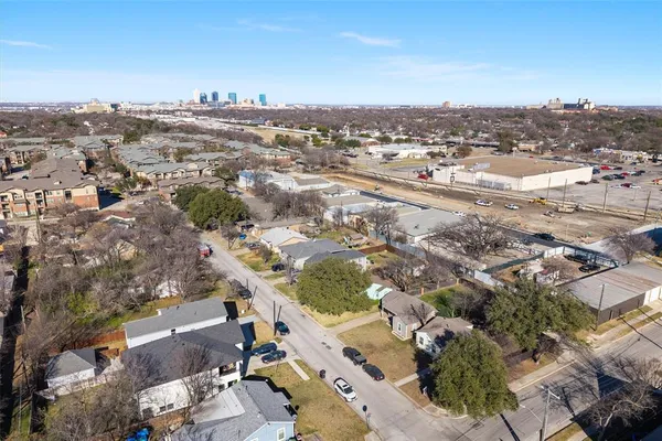 $269,000 | 2739 Livingston Avenue, Fort Worth, TX 76110