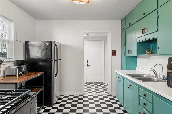 $269,000 | 2739 Livingston Avenue, Fort Worth, TX 76110