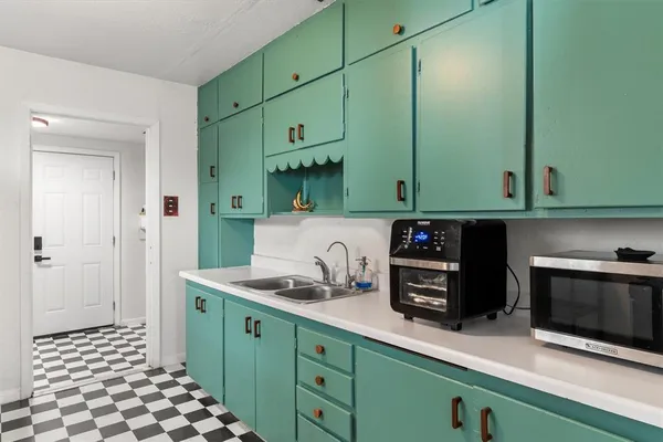 $269,000 | 2739 Livingston Avenue, Fort Worth, TX 76110