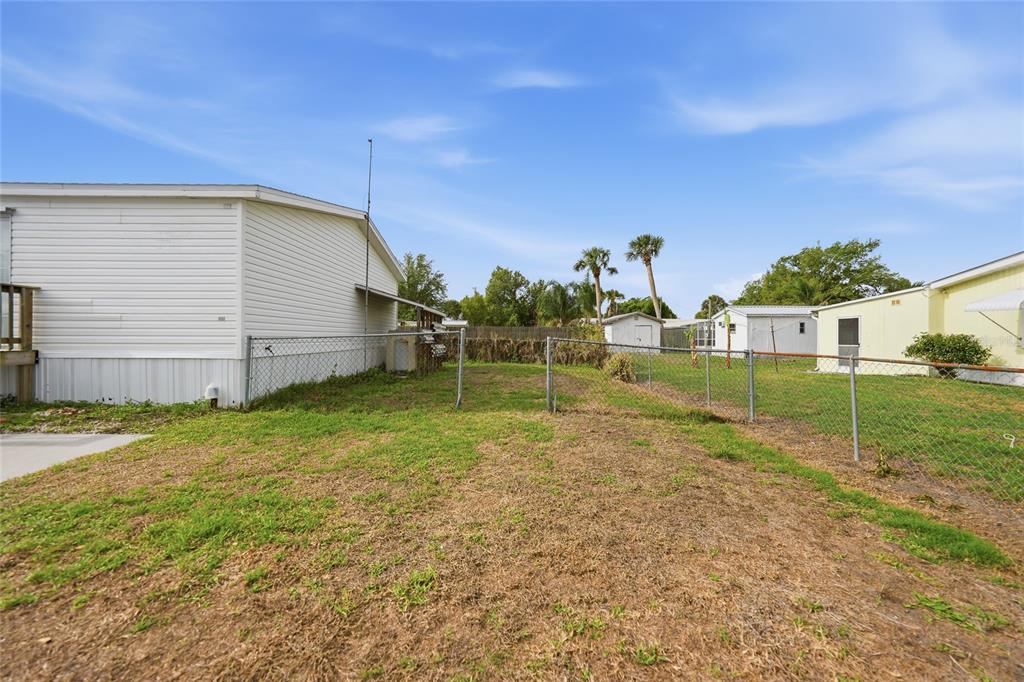11923 Southwest Loop Terrace Arcadia, FL 34269 - Photo 38 of 50 a view of a backyard