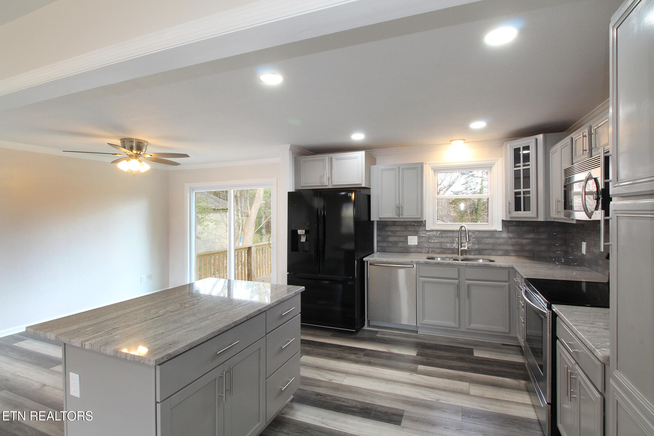 7824 Cedarcrest Road Knoxville, TN 37938 - Photo 2 of 35 Kitchen