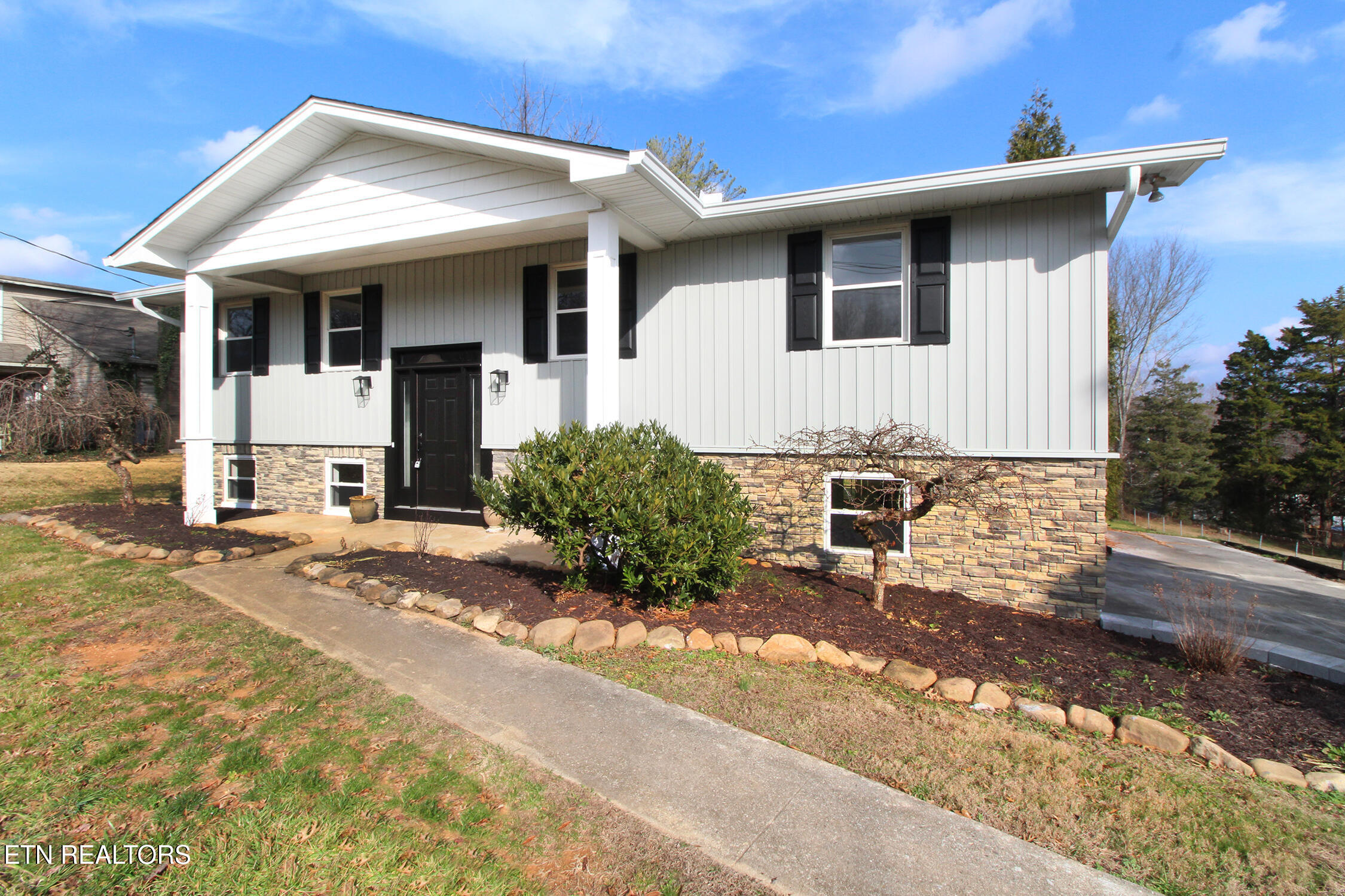 7824 Cedarcrest Road Knoxville, TN 37938 - Photo 31 of 35 Front