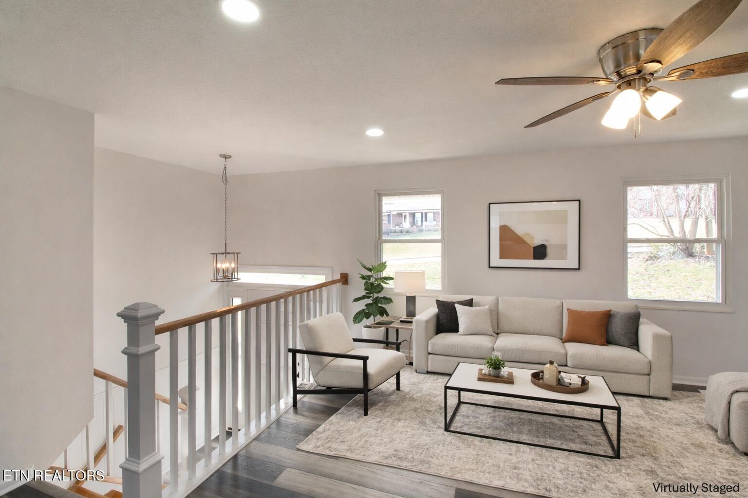 7824 Cedarcrest Road Knoxville, TN 37938 - Photo 6 of 35 Living Room