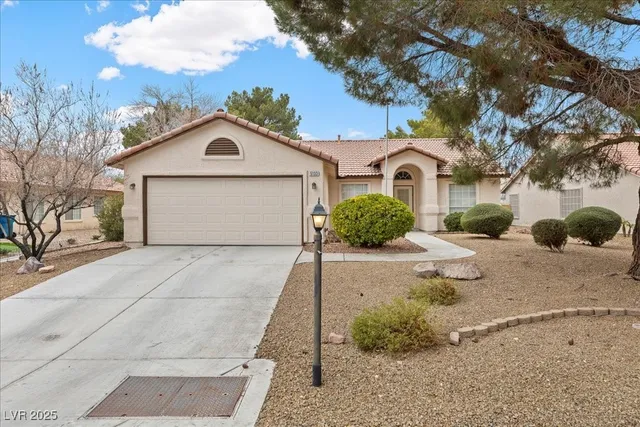 $2,400 | 5133 Future Drive, Las Vegas, NV 89130