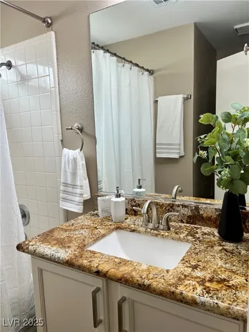 $2,400 | 5133 Future Drive, Las Vegas, NV 89130