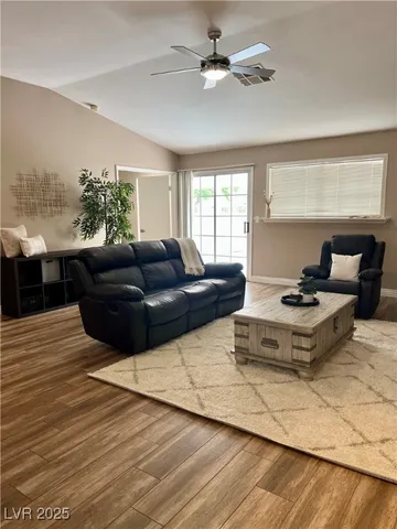 $2,400 | 5133 Future Drive, Las Vegas, NV 89130
