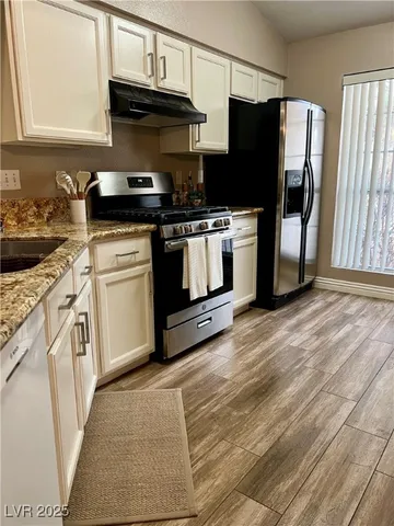 $2,400 | 5133 Future Drive, Las Vegas, NV 89130