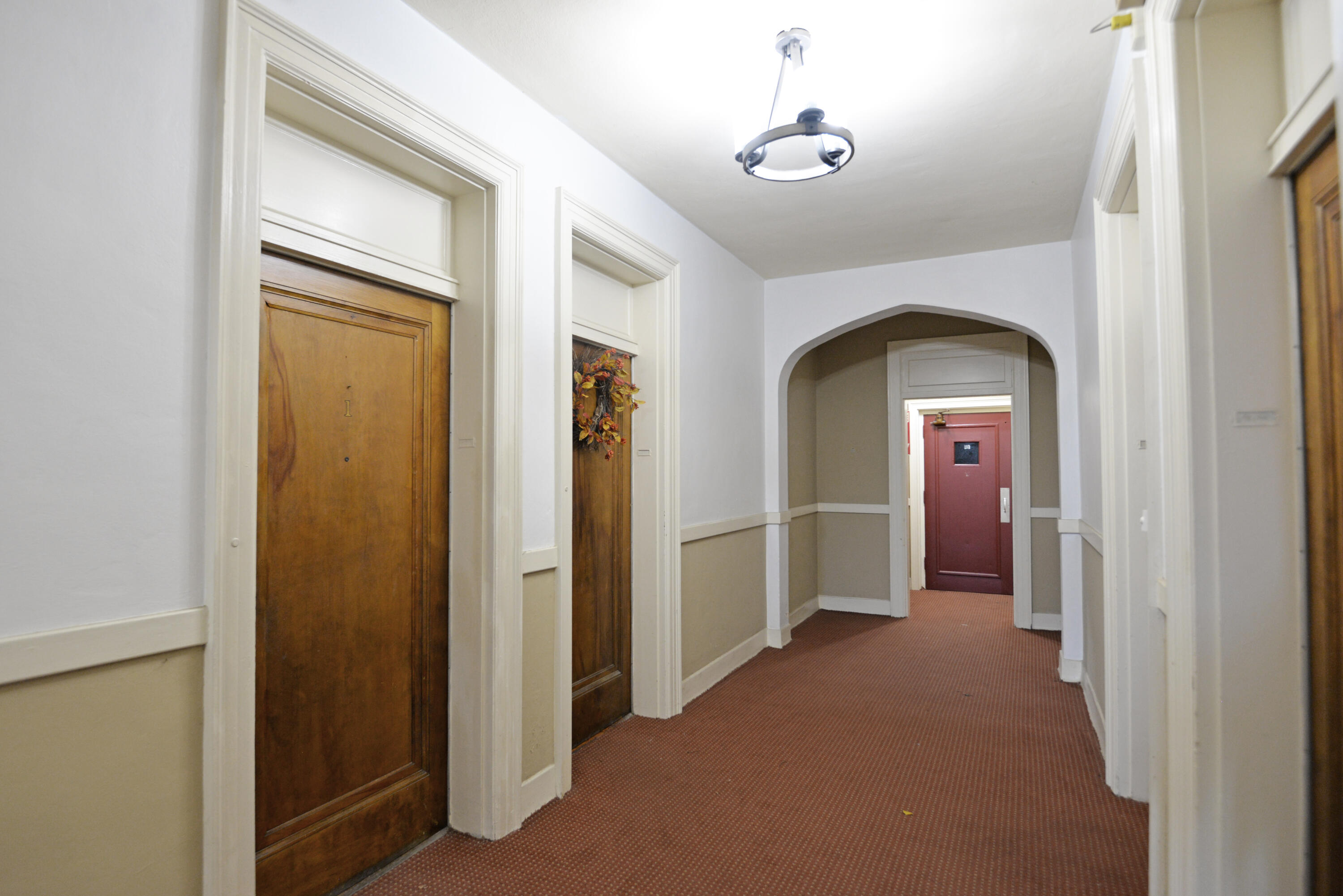 190 North Crest Road, Unit 1 Chattanooga, TN 37404 - Photo 4 of 25 Hallway and unit door