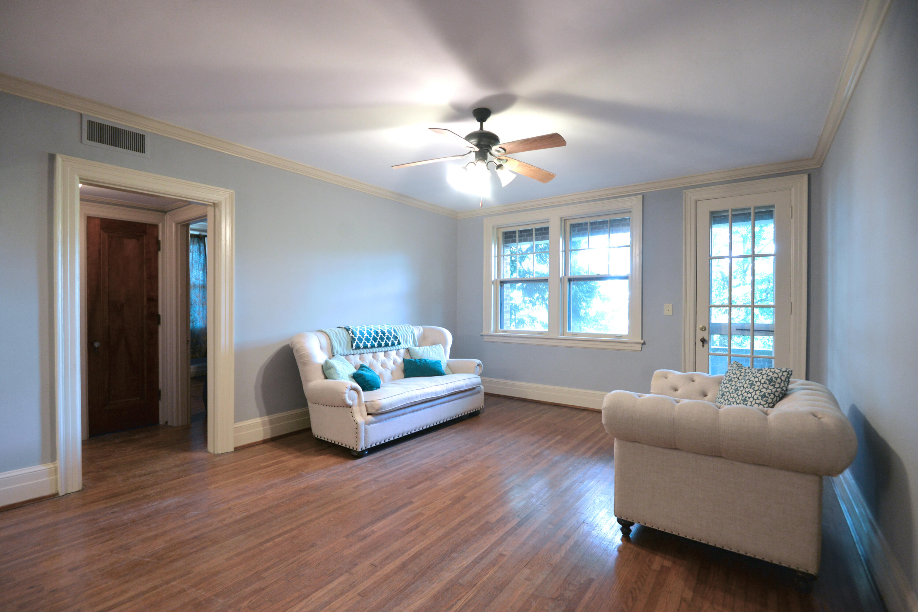 190 North Crest Road, Unit 1 Chattanooga, TN 37404 - Photo 10 of 25 Living room view 2