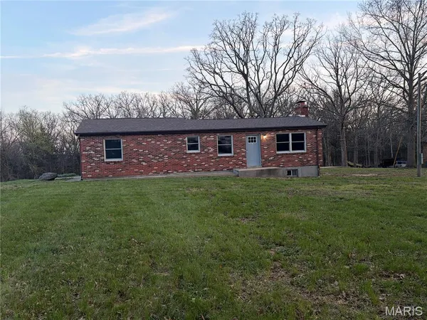 $299,500 | 2738 Highway 50, Beaufort, MO 63013