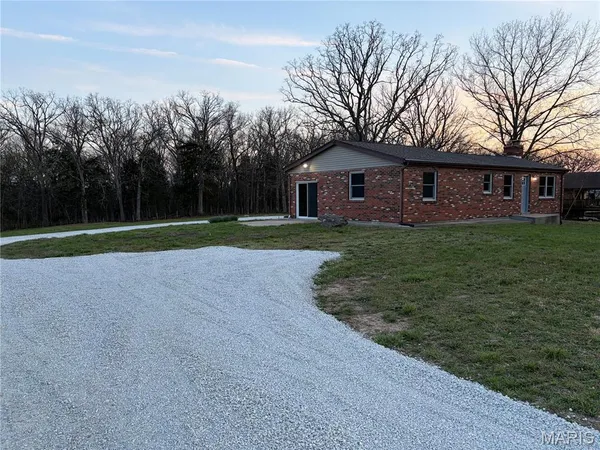 $299,500 | 2738 Highway 50, Beaufort, MO 63013