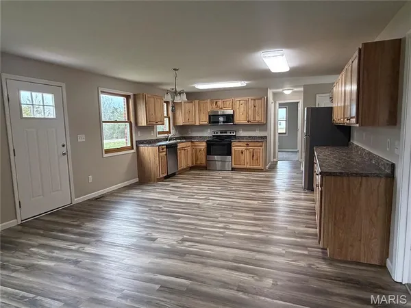 $299,500 | 2738 Highway 50, Beaufort, MO 63013