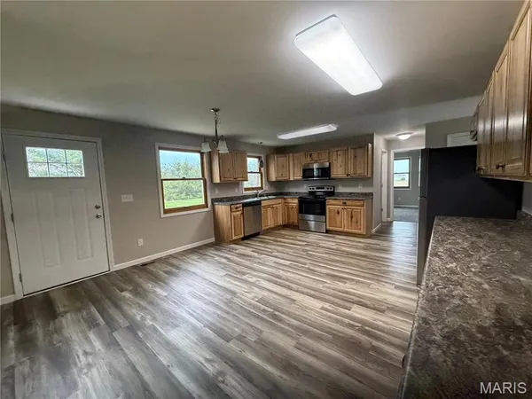 $299,500 | 2738 Highway 50, Beaufort, MO 63013