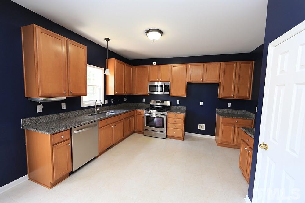 2408 Springfield Park Drive Raleigh, NC 27614 - Photo 4 of 24