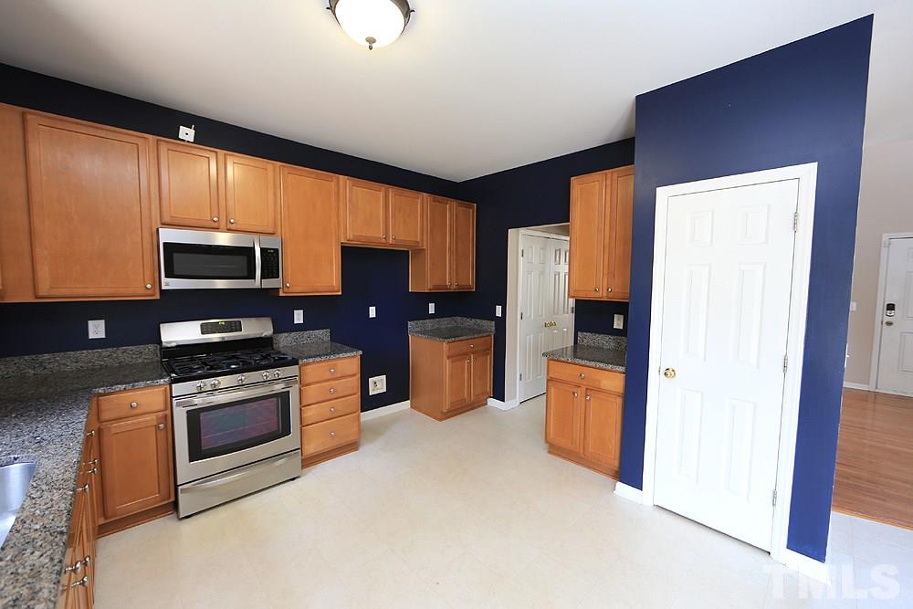 2408 Springfield Park Drive Raleigh, NC 27614 - Photo 5 of 24