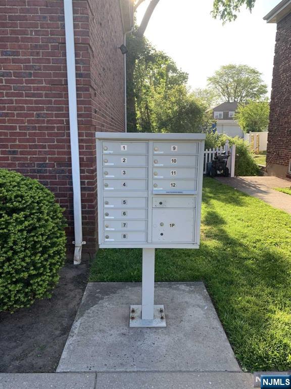 171-183 Fort Lee Road, Unit 1731C Teaneck, NJ 07666 - Photo 5 of 15 a view of a street sign