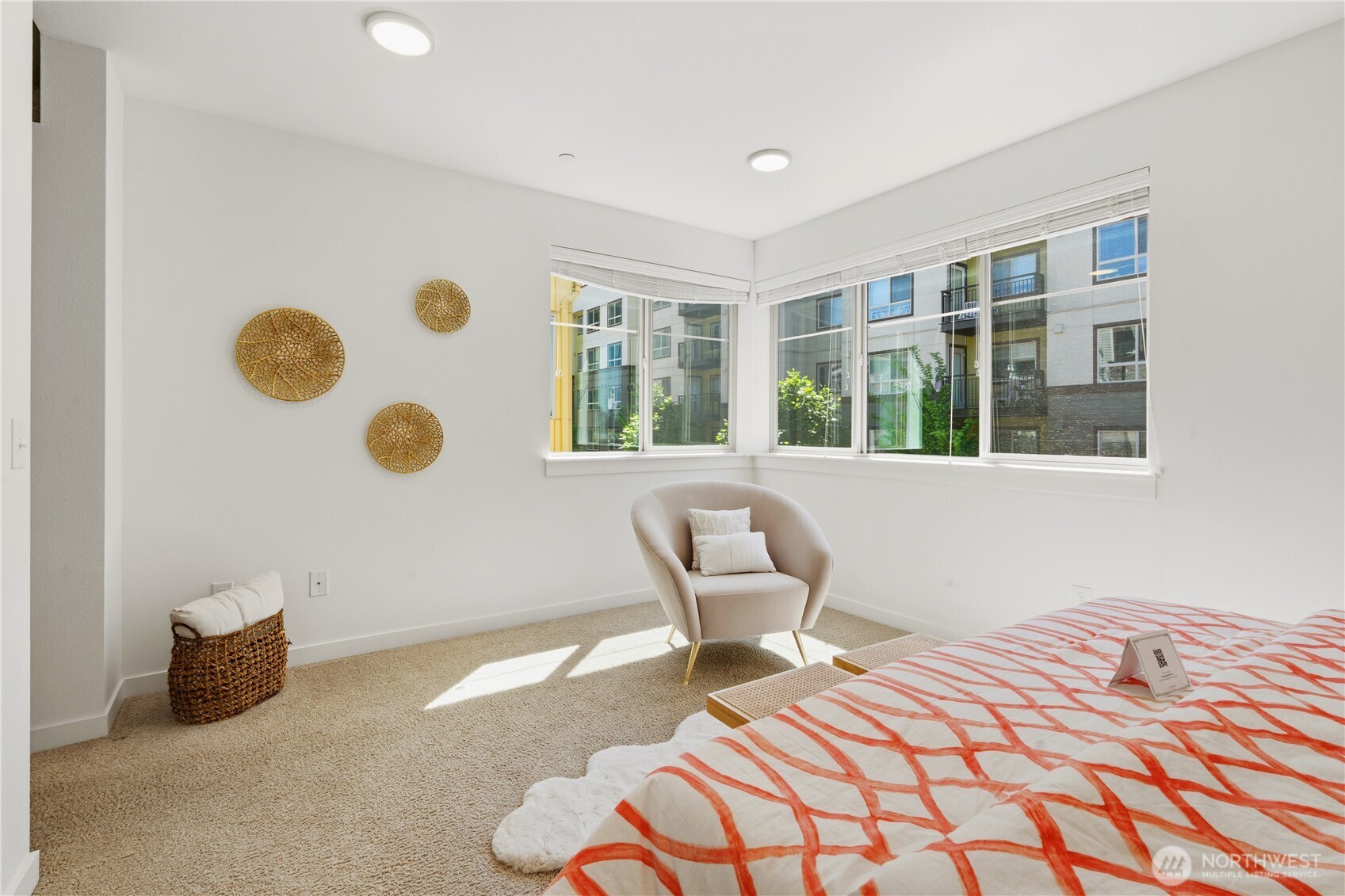 15865 Northeast 14th Road Bellevue, WA 98008 - Photo 17 of 26